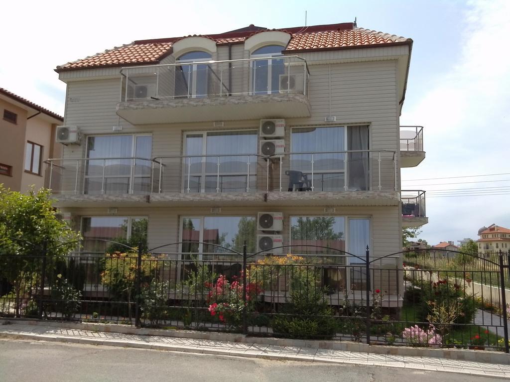 Morska Zvezda Guest House Csernomorec Kültér fotó