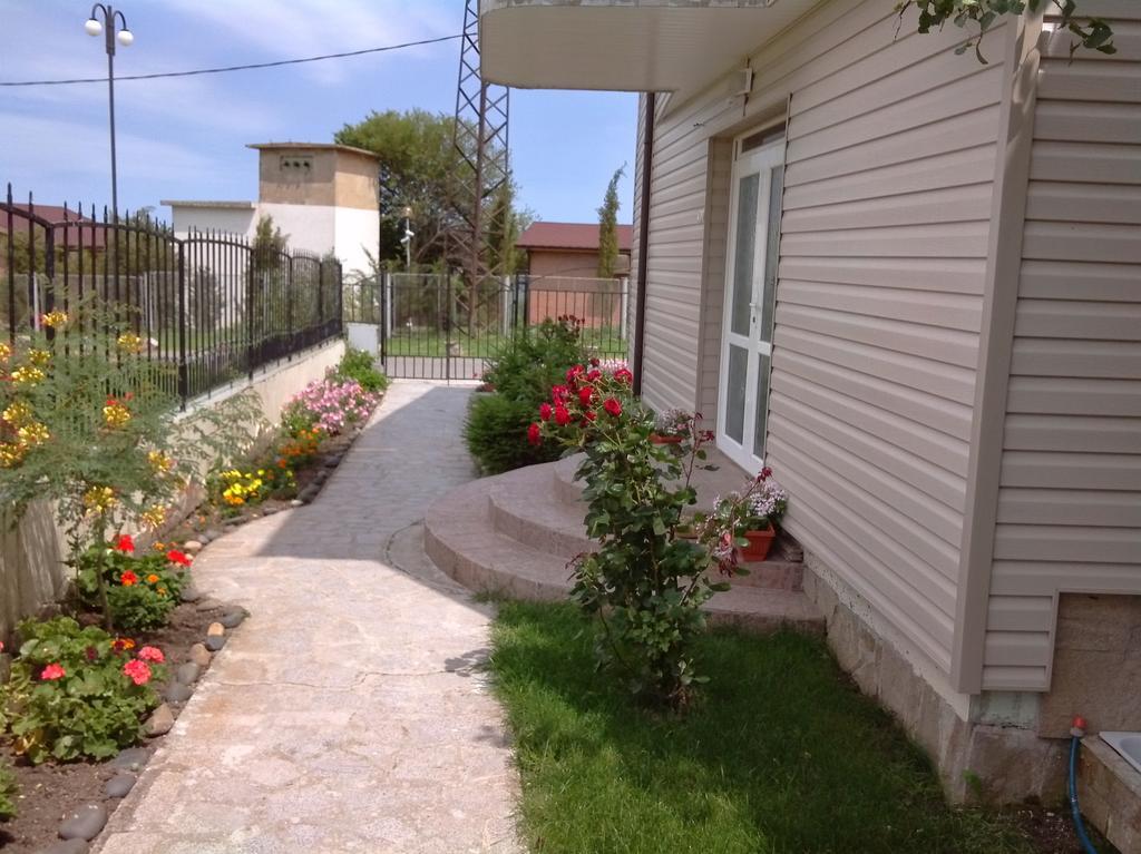 Morska Zvezda Guest House Csernomorec Kültér fotó